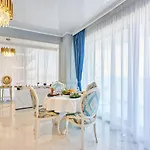 Luxury By The Sea, Mamaia Navodari