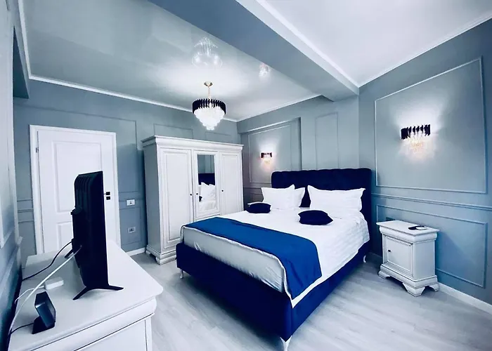 Luxury By The Sea, Mamaia Apartment